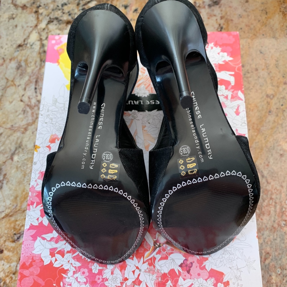 Chinese Laundry Black Jolt Bootie NWT - Picture 8 of 8